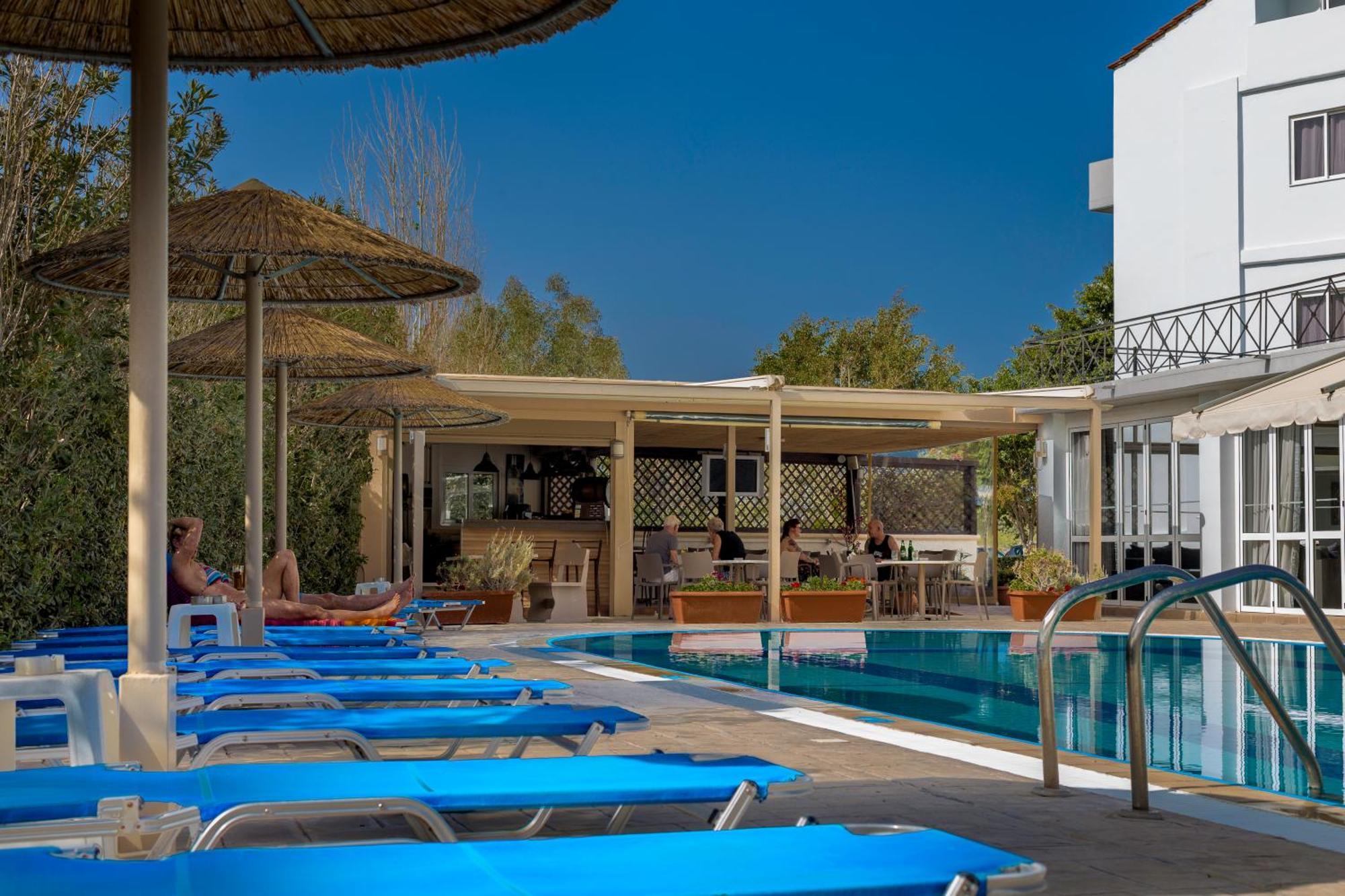 فاليراكي Sun & Sea Hotel Apartments المظهر الخارجي الصورة