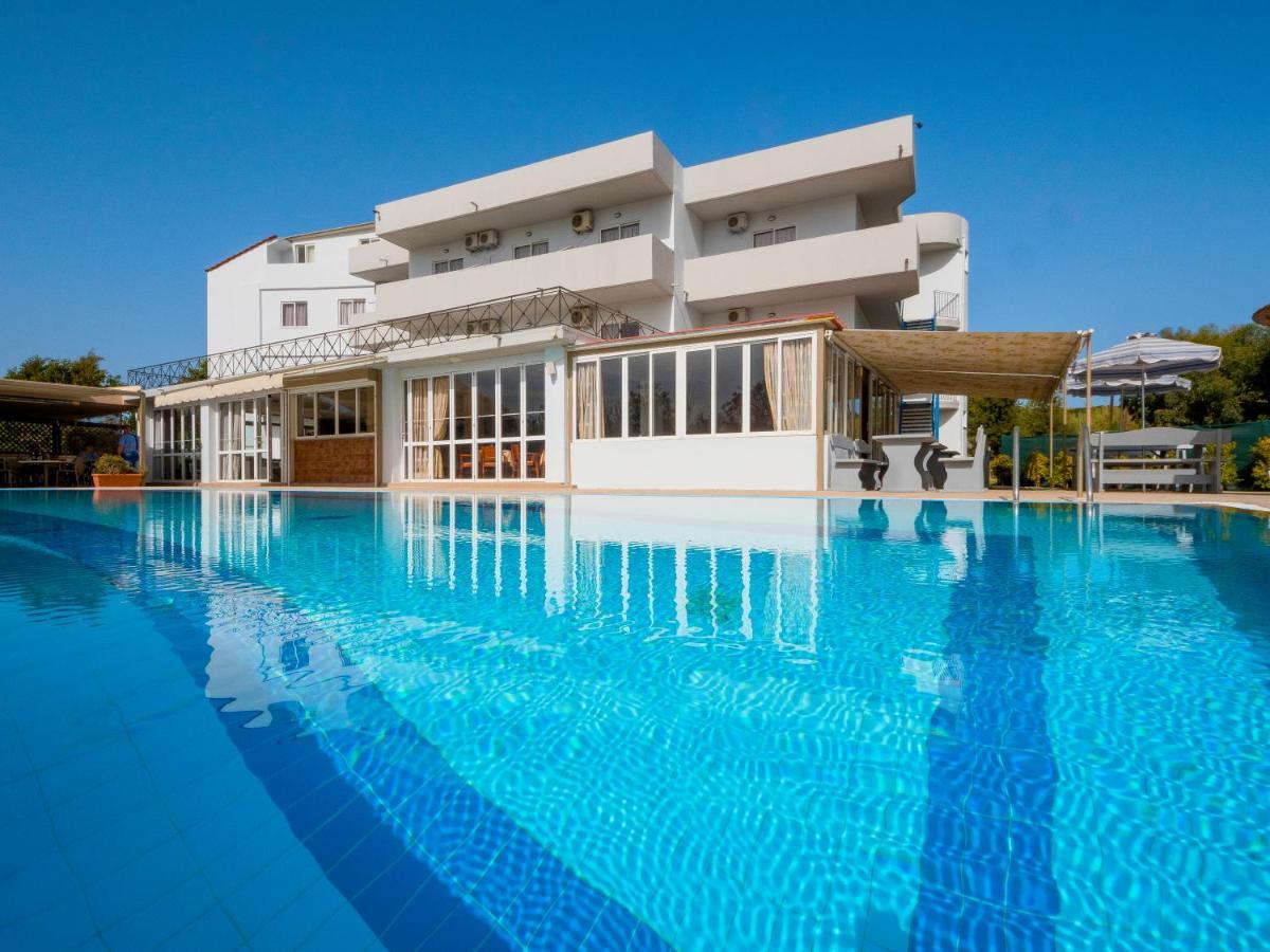 فاليراكي Sun & Sea Hotel Apartments المظهر الخارجي الصورة
